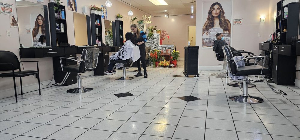 QQ Hair Salon Logo