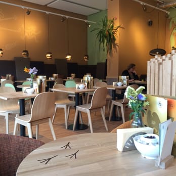 Bagels & Beans - Leuke nieuwe inrichting, met grappige vogelpootjes op de tafel! - Coffee & Tea Near Me - Utrecht, Utah