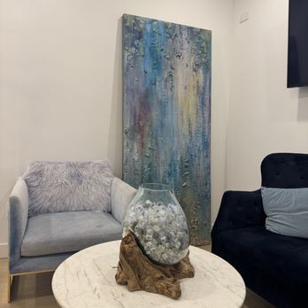Smooth Skin Lounge - Waiting area - Medical Spas Near Me - Beverly Hills, California Smooth Skin Lounge - Waiting area - Medical Spas Near Me - Beverly Hills, California