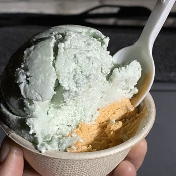 Gati - Pan Dan (on top) Thai Tea (on bottom) - Ice Cream & Frozen Yogurt Near Me - Austin, Texas