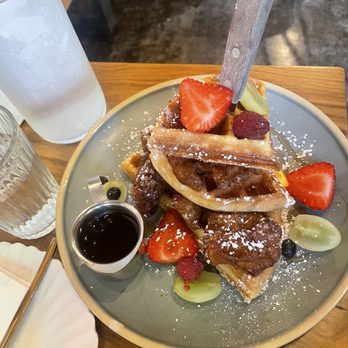 Sunny Side Breakfast - Chicken and waffles, super yummy! - Breakfast & Brunch Near Me - Sacramento, California Sunny Side Breakfast - Chicken and waffles, super yummy! - Breakfast & Brunch Near Me - Sacramento, California