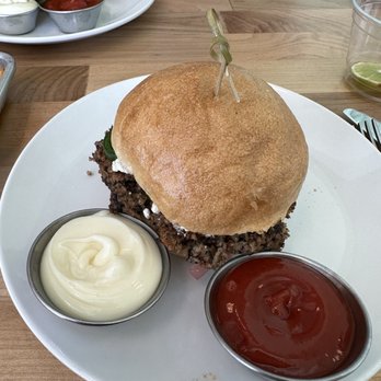 Baileys' Range - Veggie Burger - Beer Bar Near Me - St. Louis, Missouri