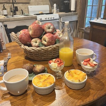Coulter Farmstead - Breakfast Egg and cheese soufflé, and fresh yogurt parfait. - Bed & Breakfast Near Me - Washington, Arkansas