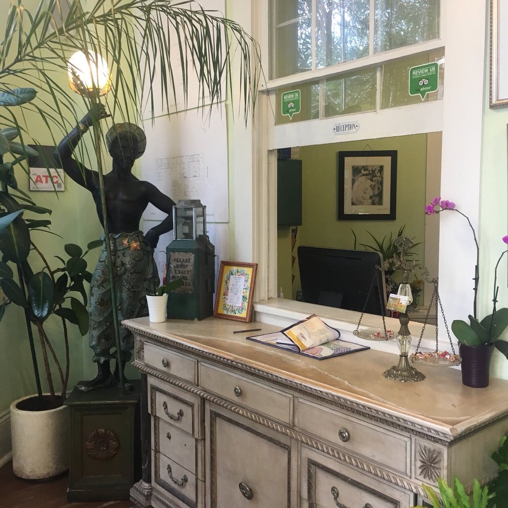 Creole Gardens - Bed & Breakfast Near Me - New Orleans, Louisiana Creole Gardens - Bed & Breakfast Near Me - New Orleans, Louisiana