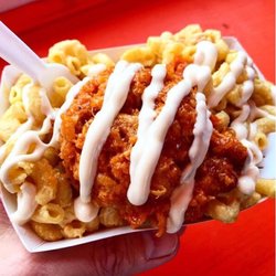 Vegan Buffalo Chick'n Mac n Cheese with Blue Cheese Dressing