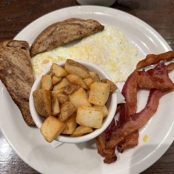 Main Street Diner - Breakfast & Brunch Near Me - Waynesville, North Carolina
