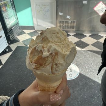 Edgewood Creamery - Banana's foster - Ice Cream & Frozen Yogurt Near Me - Edgewood, Maryland