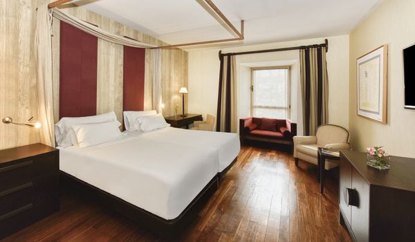 Hotel NH Collection Palacio de Burgos by null