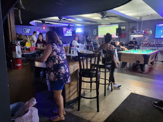 Dingers Sports Bar & Grill by null