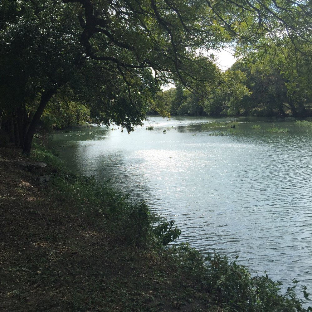 Shade Tree Lodge - Beautiful river view - Hotels Near Me - Christoval, Texas Shade Tree Lodge - Beautiful river view - Hotels Near Me - Christoval, Texas