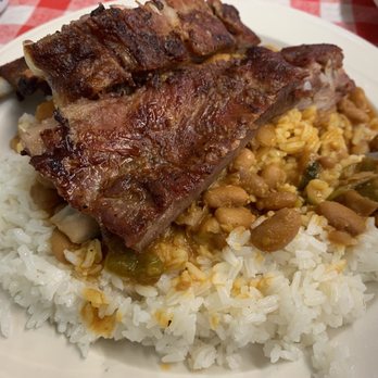 Maria's Kitchen - Arroz Blanco Habichuelas Guisada y costillas de cerdo. - Caribbean Near Me - Worcester, Massachusetts