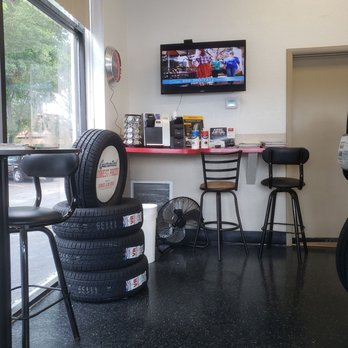 Pep Boys - Waiting room - Auto Repair Near Me - Sunrise, Florida