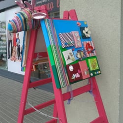 Malowana Lala - Przed wejściem