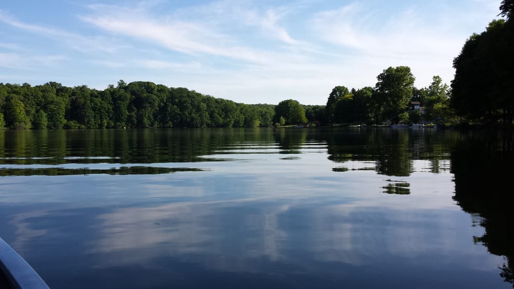 KNOX LAKE Updated June 2024 12680 Hilltop Rd, Fredericktown, Ohio