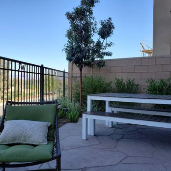 Pinnacle at Wood Ranch - Outdoor space for inner unit. - Real Estate Agents Near Me - Simi Valley, California