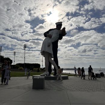 UNCONDITIONAL SURRENDER STATUE - EMBRACING PEACE - Updated May 2025 ...