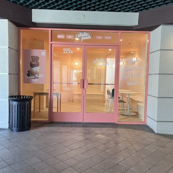 Whata Peach - Entrance in the back as well - Juice Bars & Smoothies Near Me - Encino, California