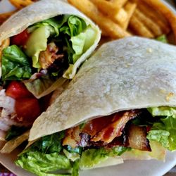 Smokin Jerry’s Tiki Bar & Grill - Turkey wrap was very good
