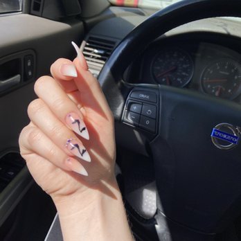 Ombre Nails - Nail Salons Near Me - Los Angeles, California