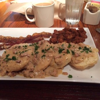 Glacier BrewHouse - Biscuits and gravy with bacon and breakfast potatoes - American Near Me - Anchorage, Alaska