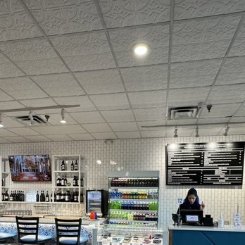 Gusto Pizzeria - Ordering station and small bar - Pizza Near Me - Oak Ridge, North Carolina Gusto Pizzeria - Ordering station and small bar - Pizza Near Me - Oak Ridge, North Carolina