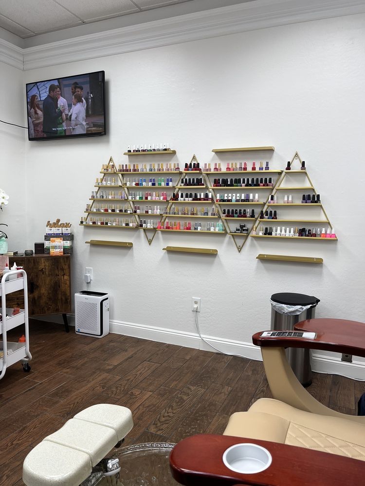 Sassy Nails Logo