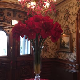 The arrangement by the front entrance