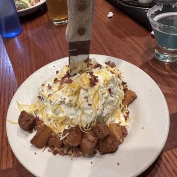 Brown Barrel - Wedge salad - American Near Me - Midway, Kentucky