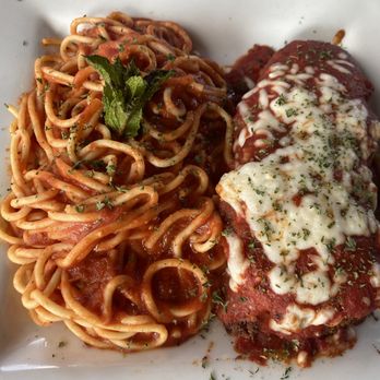 Abruzzo's - Chicken Parmesan with marinara and spaghetti - Italian Near Me - Dallas, Texas