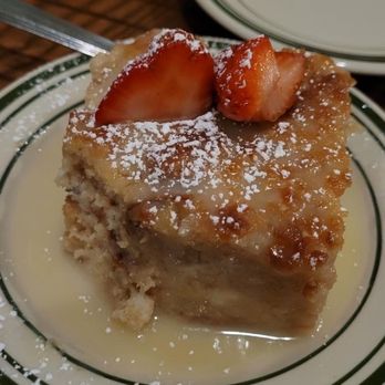 Vyoone's - White chocolate bread pudding - French Near Me - New Orleans, Louisiana Vyoone's - White chocolate bread pudding - French Near Me - New Orleans, Louisiana