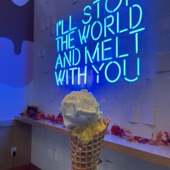 Cloud 10 Creamery - Desserts Near Me - Houston, Texas