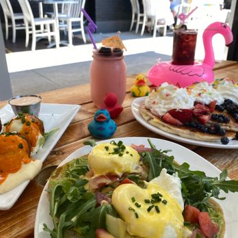 Mom's Kitchen & Bar - Bars Near Me - Astoria, New York Mom's Kitchen & Bar - Bars Near Me - Astoria, New York