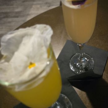 The Lounge - Cocktail Bars Near Me - Brentwood, California