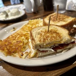 Scramblez Grill & Bar - Breakfast sandwich