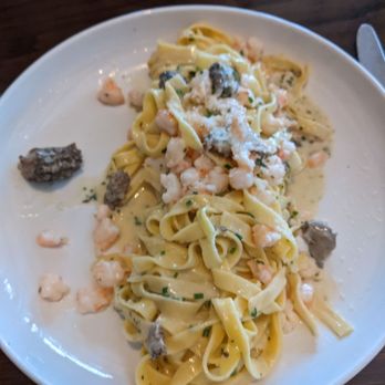 Rosalie - Fettuccine (dinner portion) - Italian Near Me - Wayne, Pennsylvania