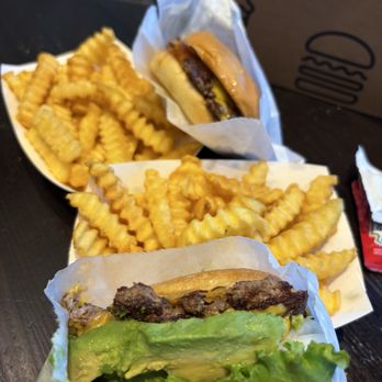 Shake Shack Austin, South Lamar - Burgers Near Me - Austin, Texas Shake Shack Austin, South Lamar - Burgers Near Me - Austin, Texas