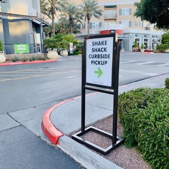 Shake Shack Henderson - Curbside sign - Burgers Near Me - Henderson, Nevada