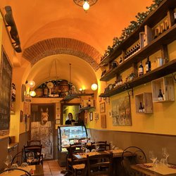 Cacio Vino Trallallà - Inside