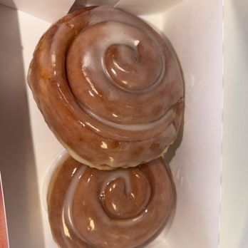 Lucky Jelly Donuts - Cinnamon Roll - Donuts Near Me - Fairfield, California