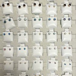 Almoda Body Piercings - Earrings