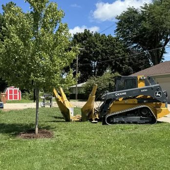 Kalonial Lawn Care - Snow Removal Near Me - Wellman, Iowa