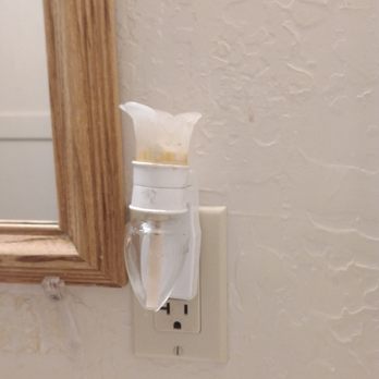 Timberline Lodge - Complimentary empty and broken air freshener in the bathroom. - Hotels Near Me - Big Bear Lake, California Timberline Lodge - Complimentary empty and broken air freshener in the bathroom. - Hotels Near Me - Big Bear Lake, California