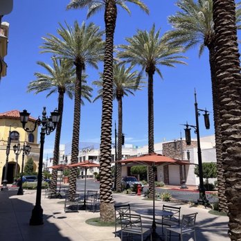 Town Square Las Vegas - Great spot for a cup of anything - Shopping Centers Near Me - Las Vegas, Nevada Town Square Las Vegas - Great spot for a cup of anything - Shopping Centers Near Me - Las Vegas, Nevada