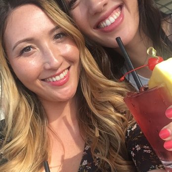 The Beach Bar - Bars Near Me - Honolulu, Hawaii