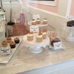 Crumbs Bake Shoppe - Vegan AND Gluten free cupcakes!