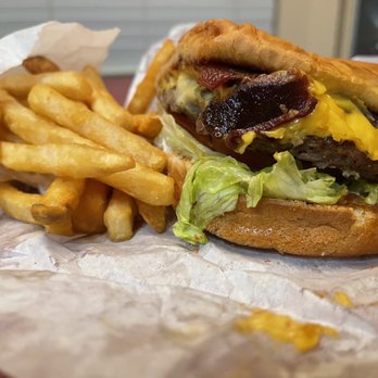 Giant Hamburgers - Bacon Burger - Burgers Near Me - Mesa, Arizona Giant Hamburgers - Bacon Burger - Burgers Near Me - Mesa, Arizona