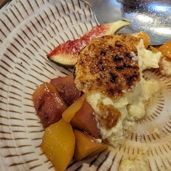Field & Main Restaurant - Brulee with peaches and figs - Seafood Near Me - Marshall, Virginia