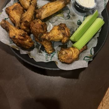 Houligan's Destination Daytona - Mild wings and celery with blue cheese dressing - New American Near Me - Ormond Beach, Florida