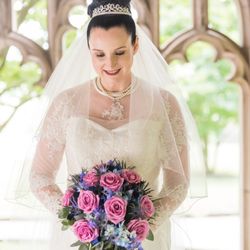 Buzy Beez Florist - Wedding bouquet