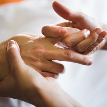 Glow Birth & Body - Deep Tissue Prenatal  Massage in Chicago - Massage Therapy Near Me - Chicago, Illinois